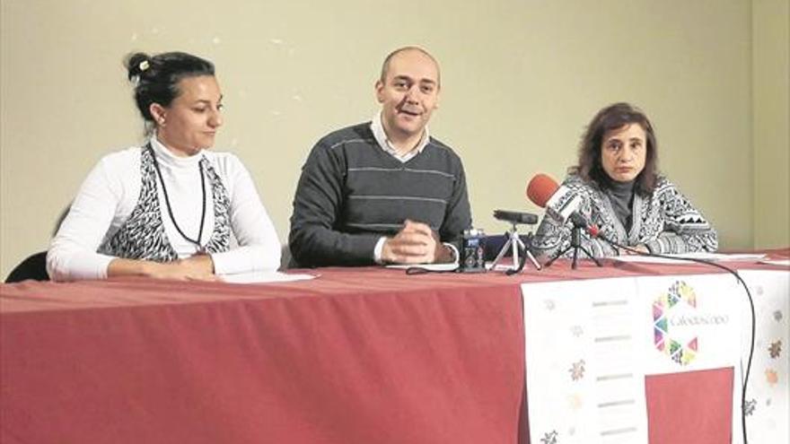 Caleidoscopio enseña a escribir y publicar poesía en Plasencia