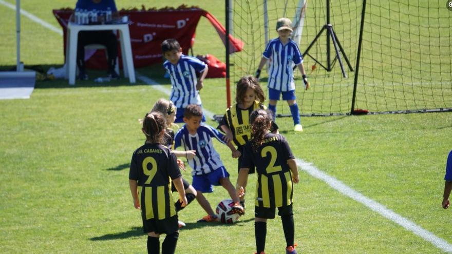 Cabanes és la seu de la primera trobada de futbol femení comarcal