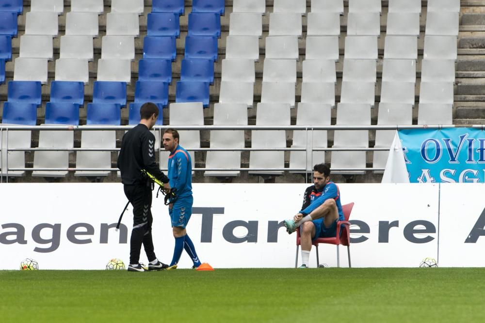 Foto oficial del Real Oviedo y entrenamiento en el Tartiere