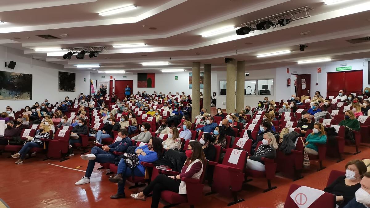 Asamblea en la sede de UGT donde se estudiaron las propuestas del convenio.