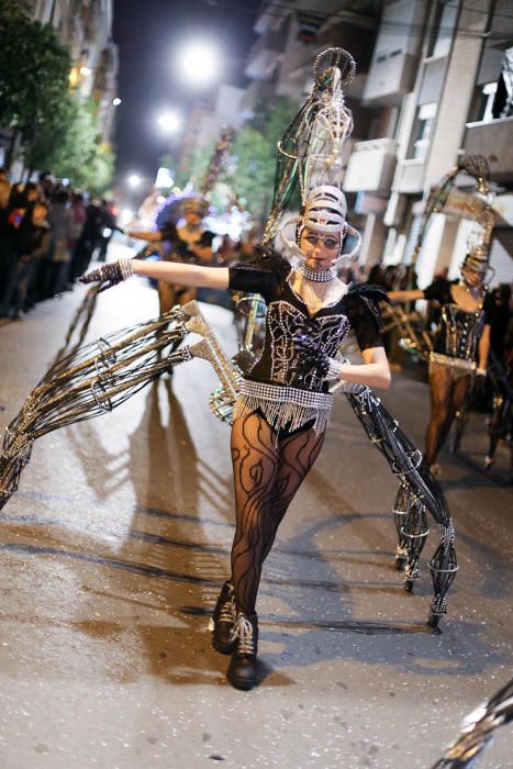 Instante del desfile del carnaval nocturno