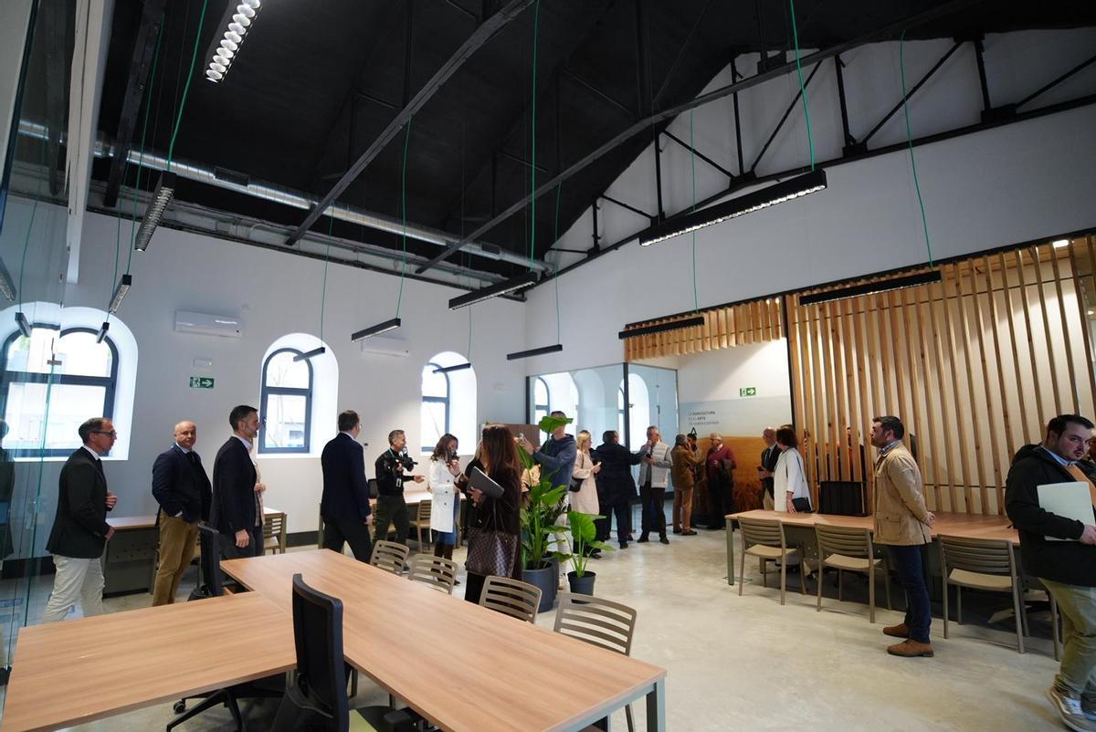 Interior de la nueva OCA en Pozoblanco tras su inauguración.