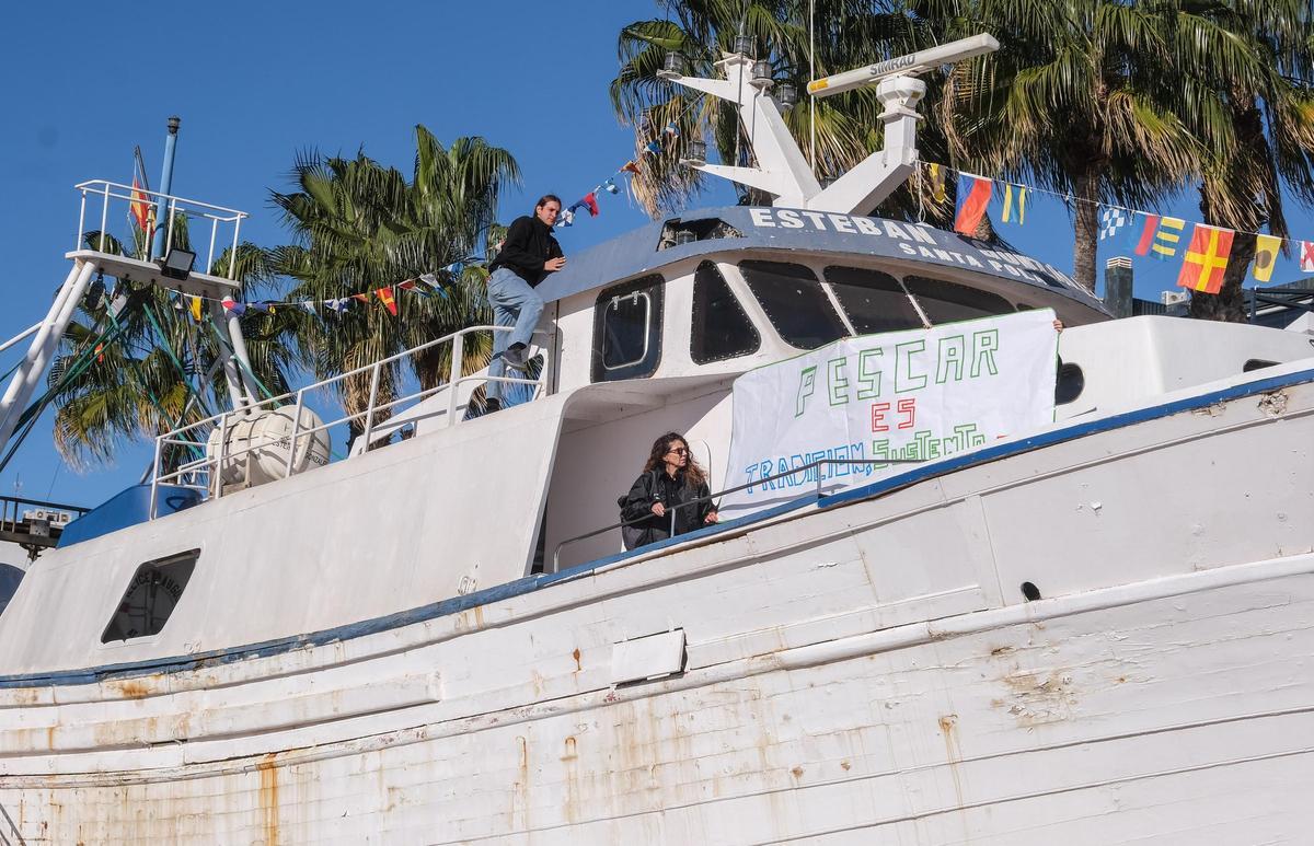 Estado que presenta la fachada del barco "Esteban González"