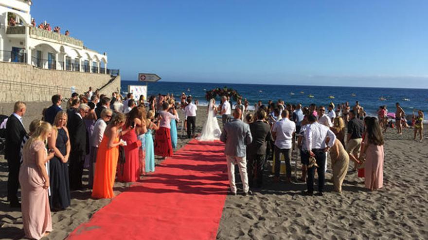 Taurito celebra la primera boda en una playa en Gran Canaria