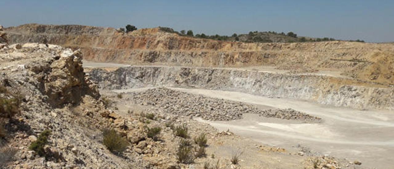 Riba-roja ordena el cierre de su última cantera