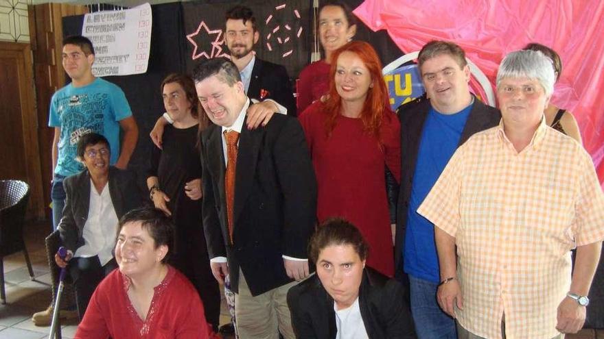 Integrantes de &quot;Emburria&quot; durante la fiesta de su decimoquinto cumpleaños.