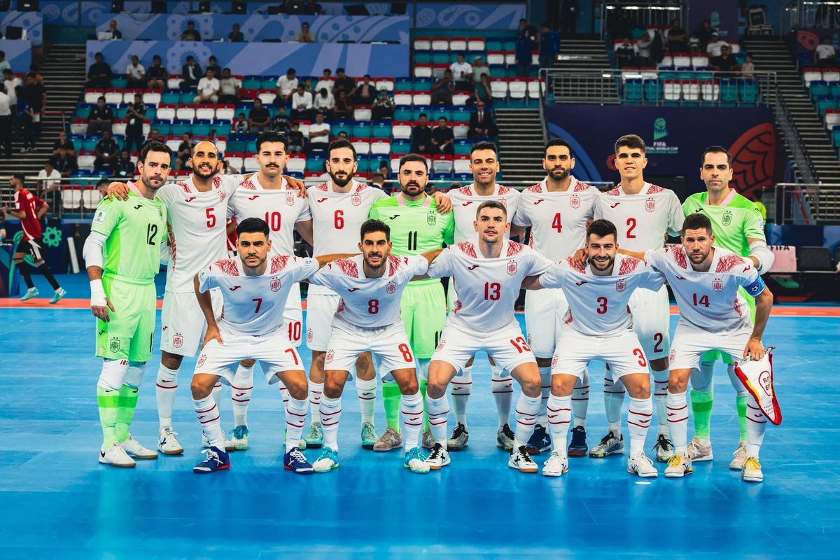 Equipo de España ante Libia en el Mundial de fútbol sala de Uzbekistán.