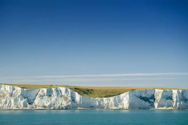 De Dover a Calais en barco: surcando las olas del canal de la Mancha
