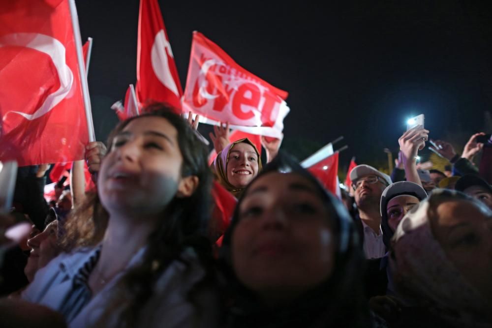 Erdogan gana el referéndun constitucional en Turquía