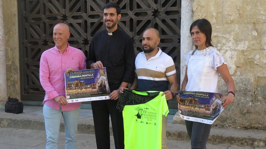 Autoridades civiles y religiosas presentan el cartel y la camiseta de la ruta.