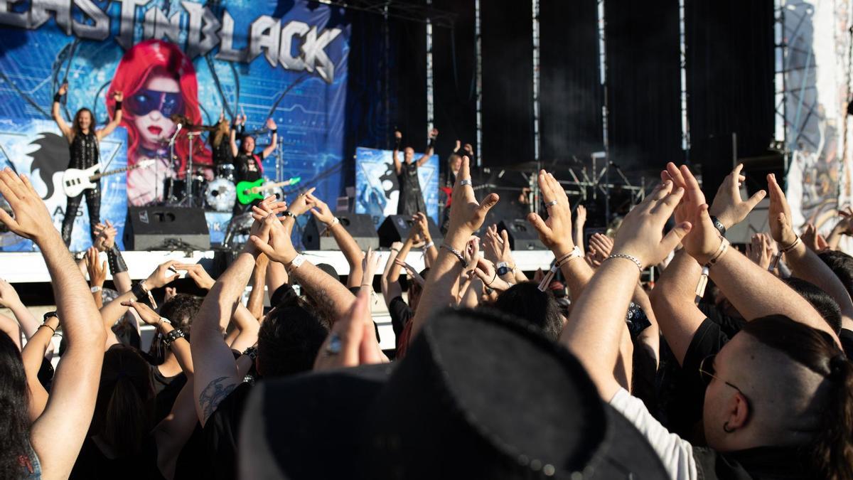 Aficionados disfrutan de una edición anterior del Z Live Rock Festival