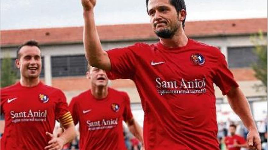 Coro va ser autor ahir del segon gol i és el màxim golejador de l&#039;Olot després de fer cinc gols en sis partits.