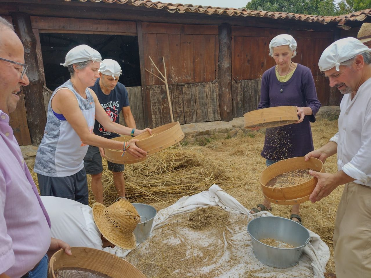 Un momento de la "Festa da Malla" celebrada en la casa museo O Quinteiro de Temperán, en San Vicente de O Grove.