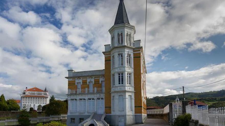 Torre Amarilla de Somao, en Pravia