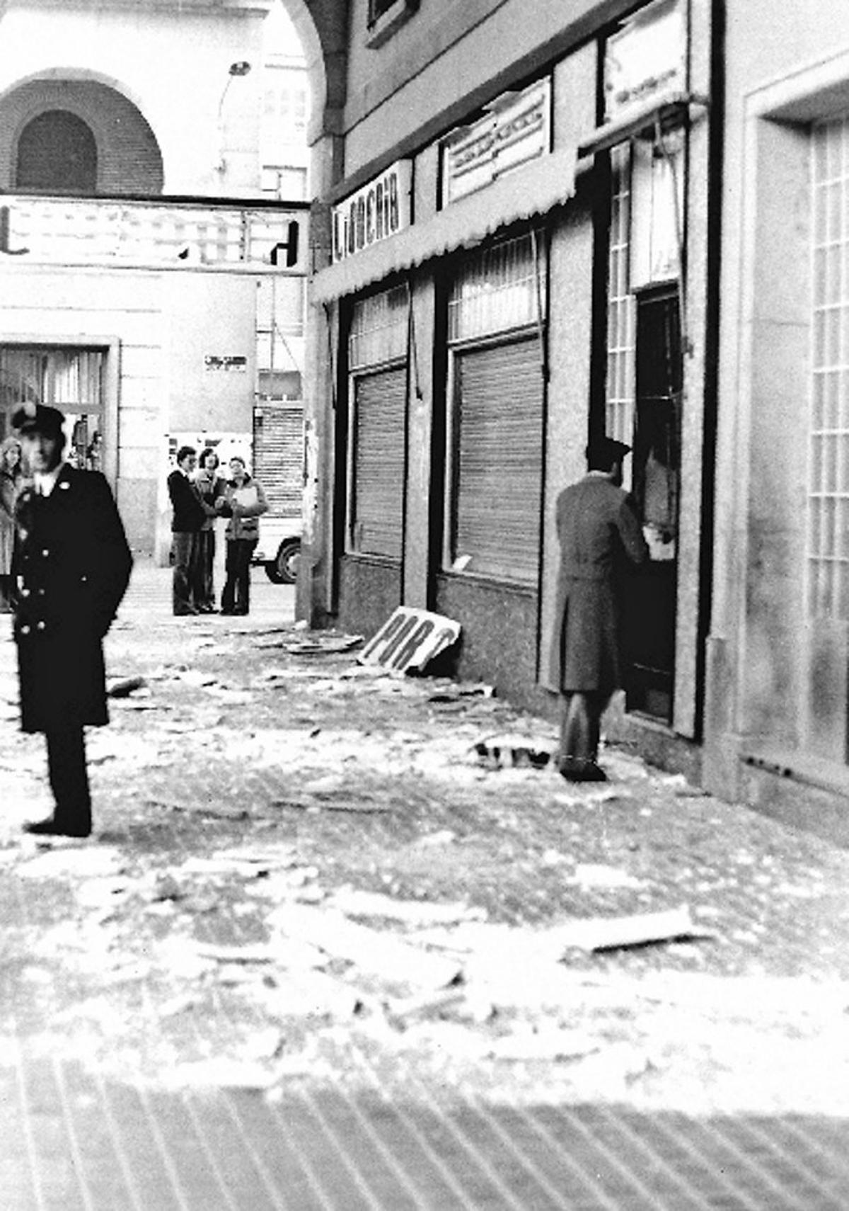 Atentado contra la librería Pórtico en Zaragoza.