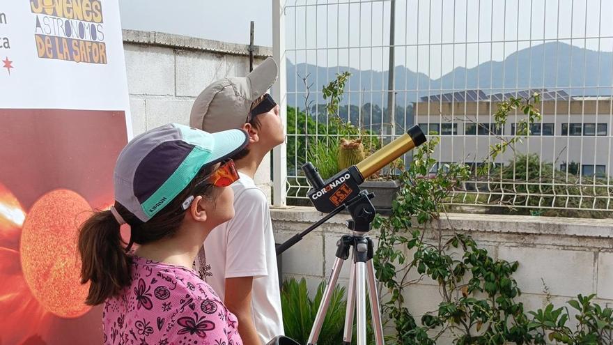 La Agrupación Astronómica La Safor convoca un "ensayo general" para observar el sol e informar sobre el eclipse del día 12