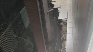Un vecino afectado por el derrumbe de El Campello: "He abierto la puerta y no había suelo"