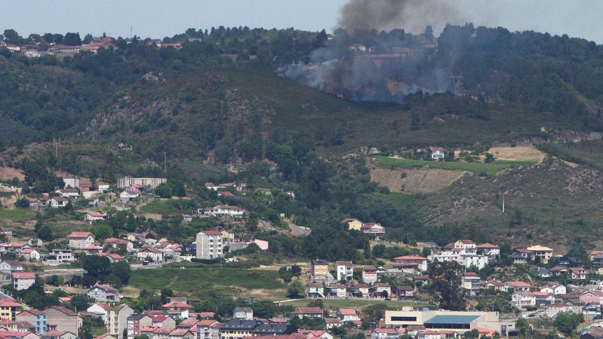 El incendio de este domingo en Vilar de Astrés calcinó unas 2,5 hectáreas.