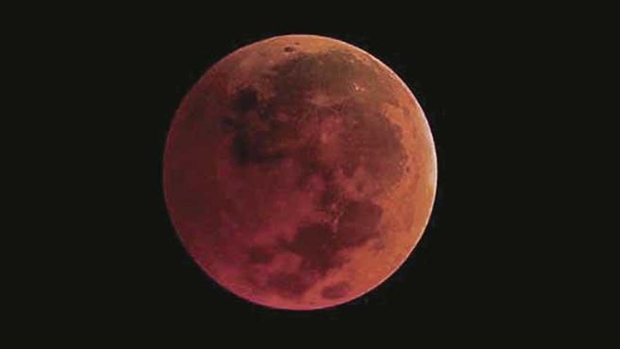 Imagen de la superluna, un fenÃ³meno que se repetirÃ¡ la madrugada del 20 al 21 de enero.