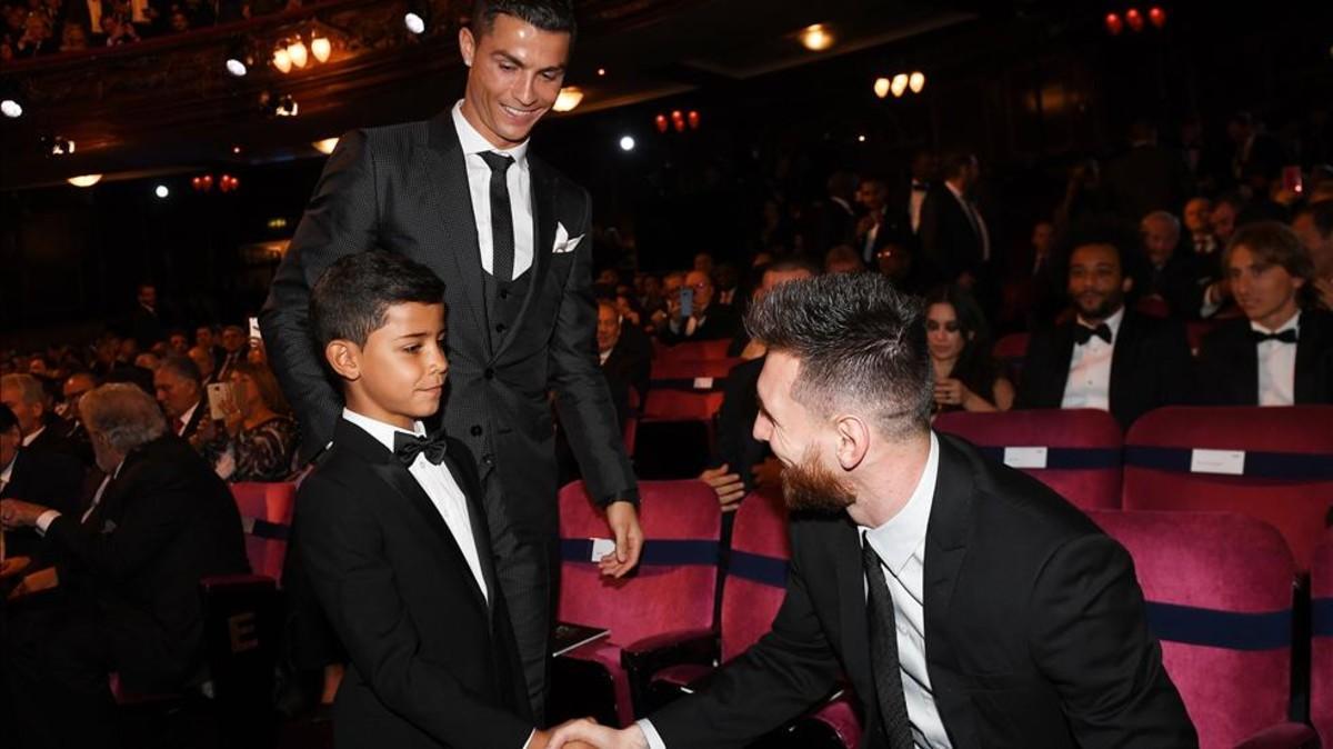 El hijo de Cristiano Ronaldo vuelve a encontrarse con Leo Messi