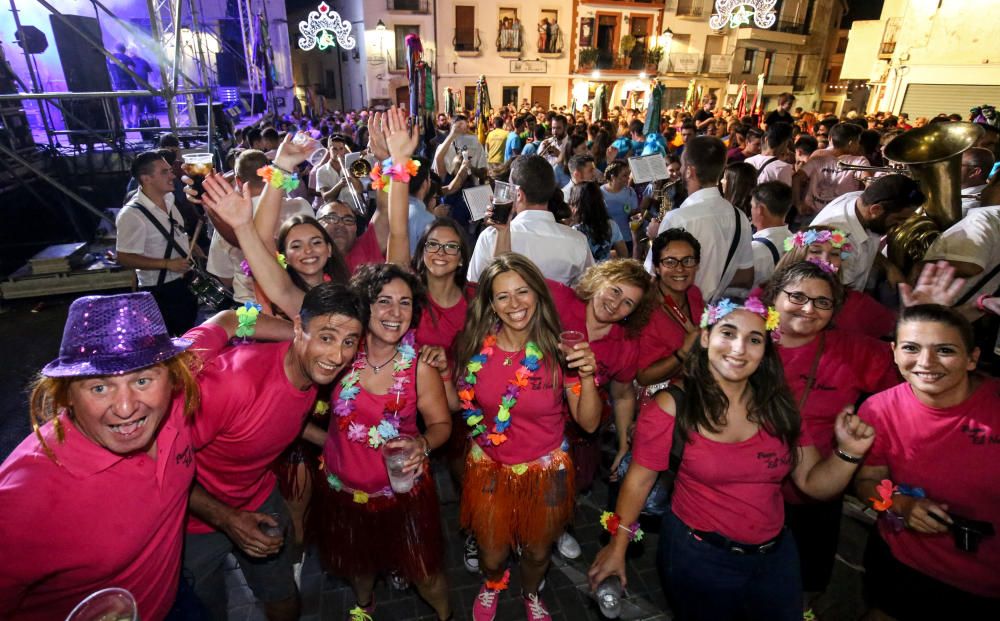 La «Entrà de Penyes» abre el programa en honor a la Virgen de la Asunción y San Roque