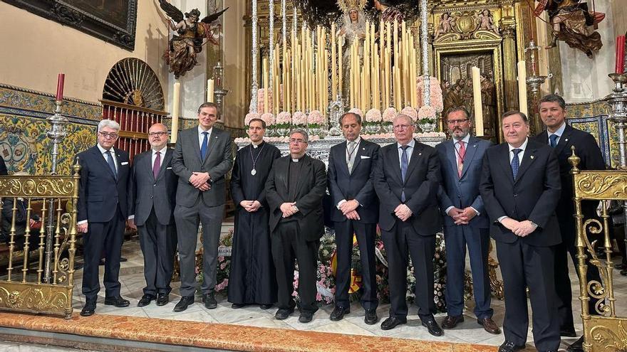 VÍDEO | El Consejo de Hermandades y Cofradías de Sevilla visita a la Hermandad del Dulce Nombre