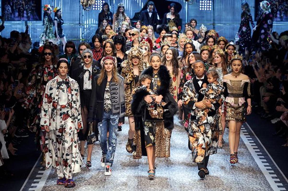 Dolce &amp; Gabbana apuesta por la diversidad en el desfile otoño-invierno 2017