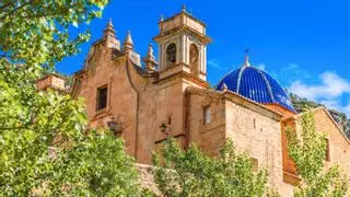 Los "últimos centinelas" de Mosqueruela: Sinforosa y Juan Martín, medio siglo solos en una aldea de Teruel
