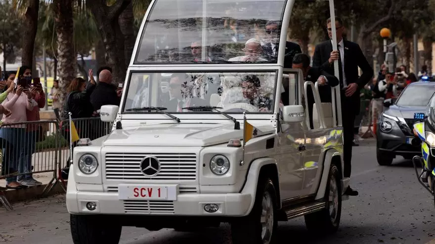 ¿Cuál será el coche del nuevo Papa León XIV?