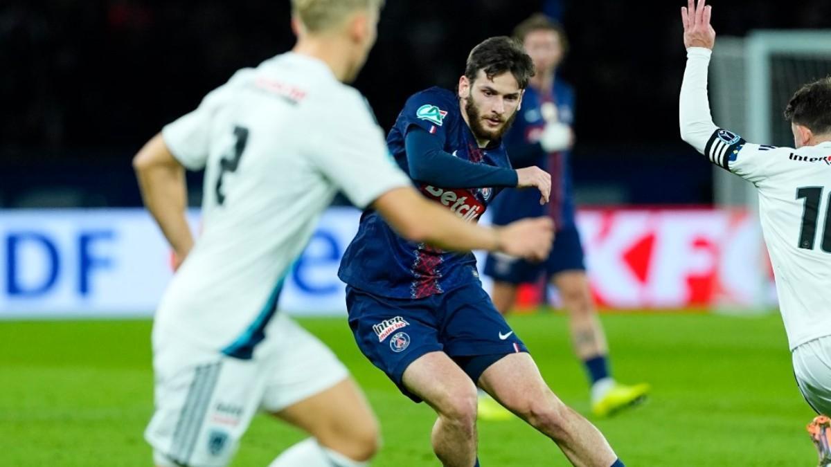 Kvaratskhelia, ante el Paris FC