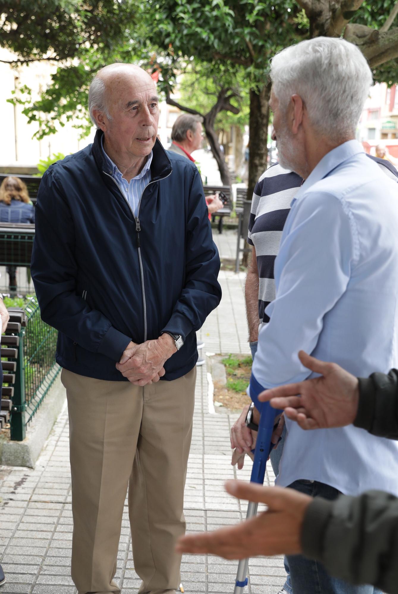 En imágenes: así fue el emotivo último adiós a Fernando Fueyo, cura del Sporting