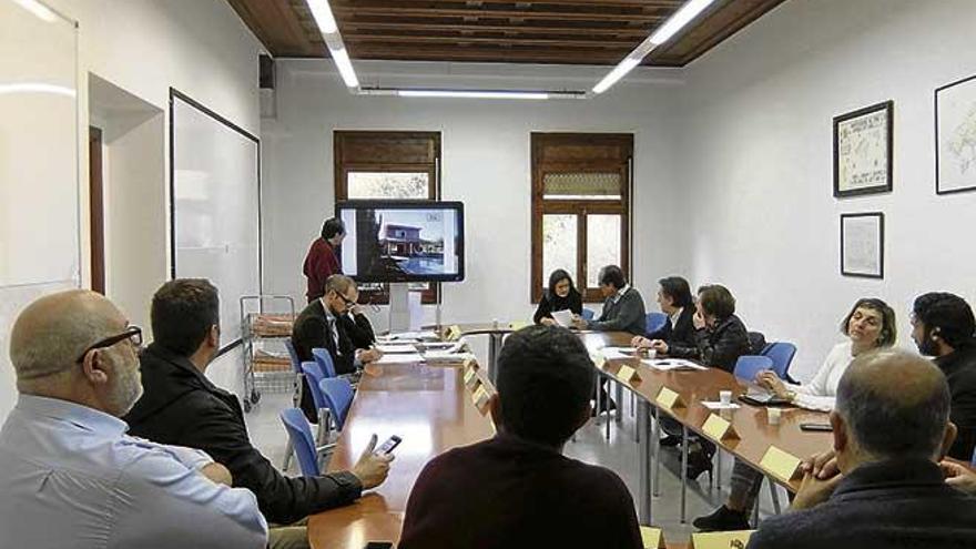 Imagen de la reunión de ayer del consejo de dirección de la agencia de defensa del territorio.