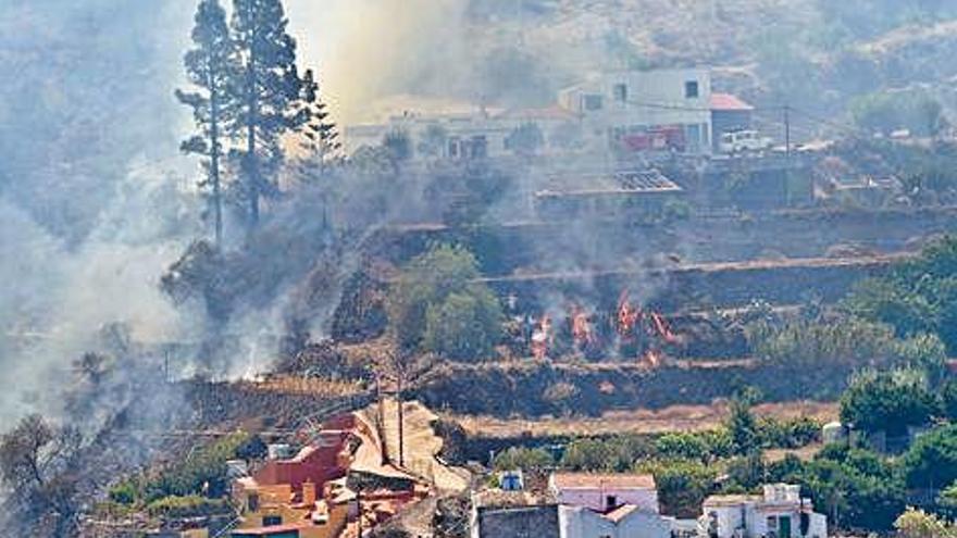 Artenara, el segundo día del incendio.