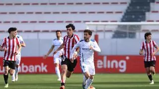 Un punto más cerca: el CD Tenerife suma en Lezama