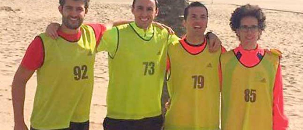 Coll, Pérez, Martínez y Lobón en las jornadas de fútbol playa en Valencia.