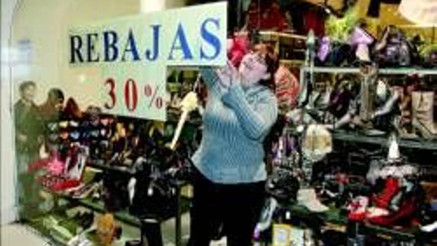 Arrancan las rebajas con división en el comercio