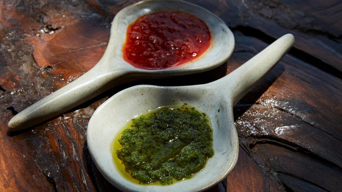 Los mojos canarios, ricas salsas canarias que pueden ser rojas o verdes, picantes o no