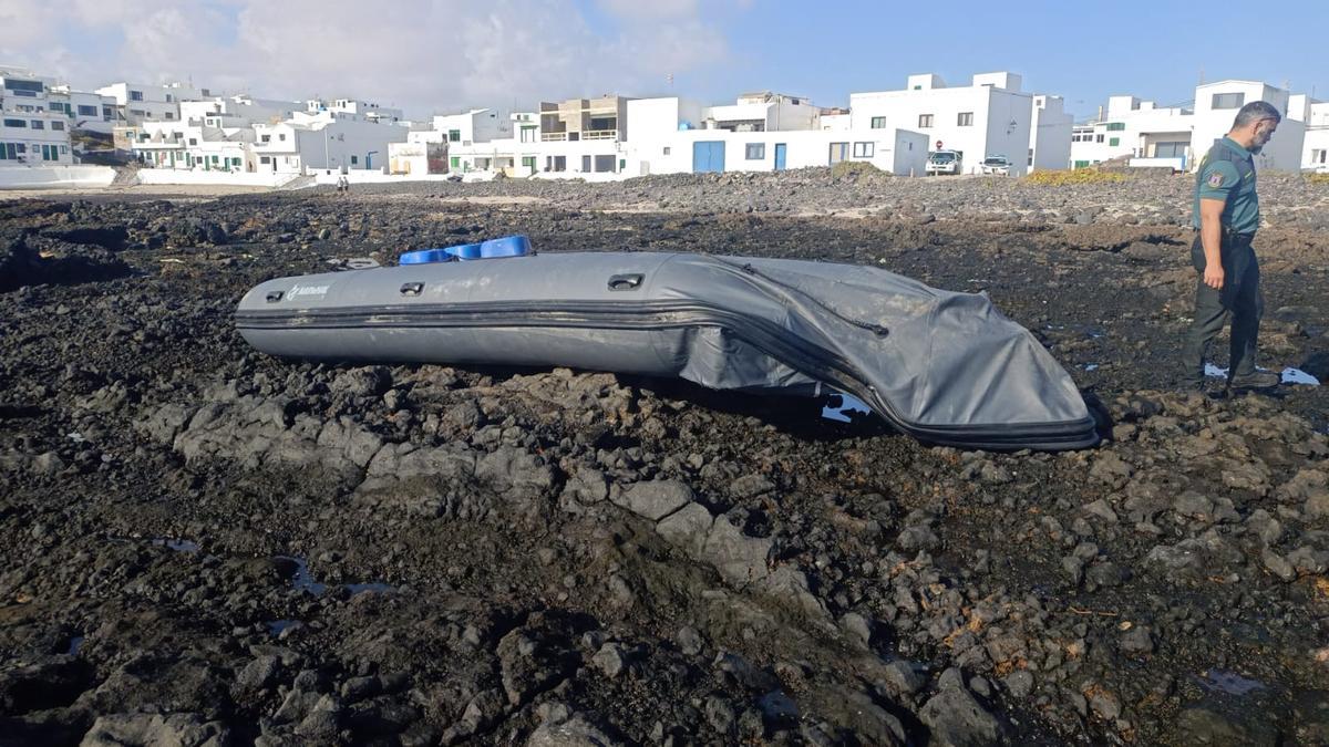 Zodiac en Caleta Caballo este miércoles, 22 de abril, en la que llegaron dos personas