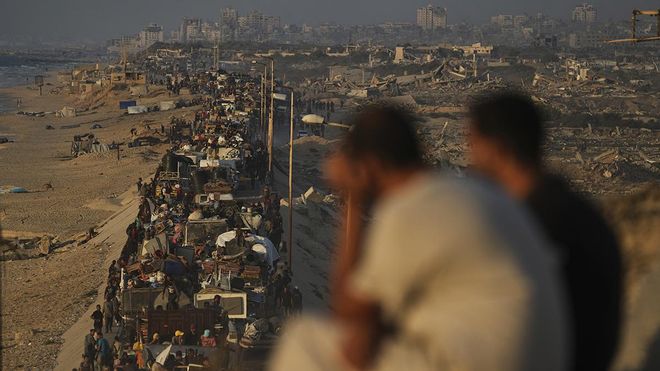Palestinos abandonan el norte de Gaza ante la ofensiva terrestre de Israel