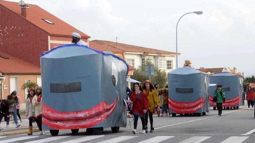 Las ballenas transportaron a los Reyes desde la Casa del Mar hasta el Auditorio.//  N. P.