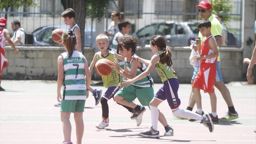 148 colegios de Primaria y Secundaria de Córdoba participan en las escuelas deportivas de la Junta