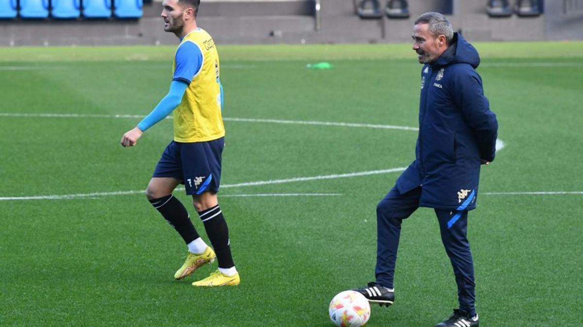 Lucas, junto a Óscar Cano en un entrenamiento. | // VÍCTOR ECHAVE