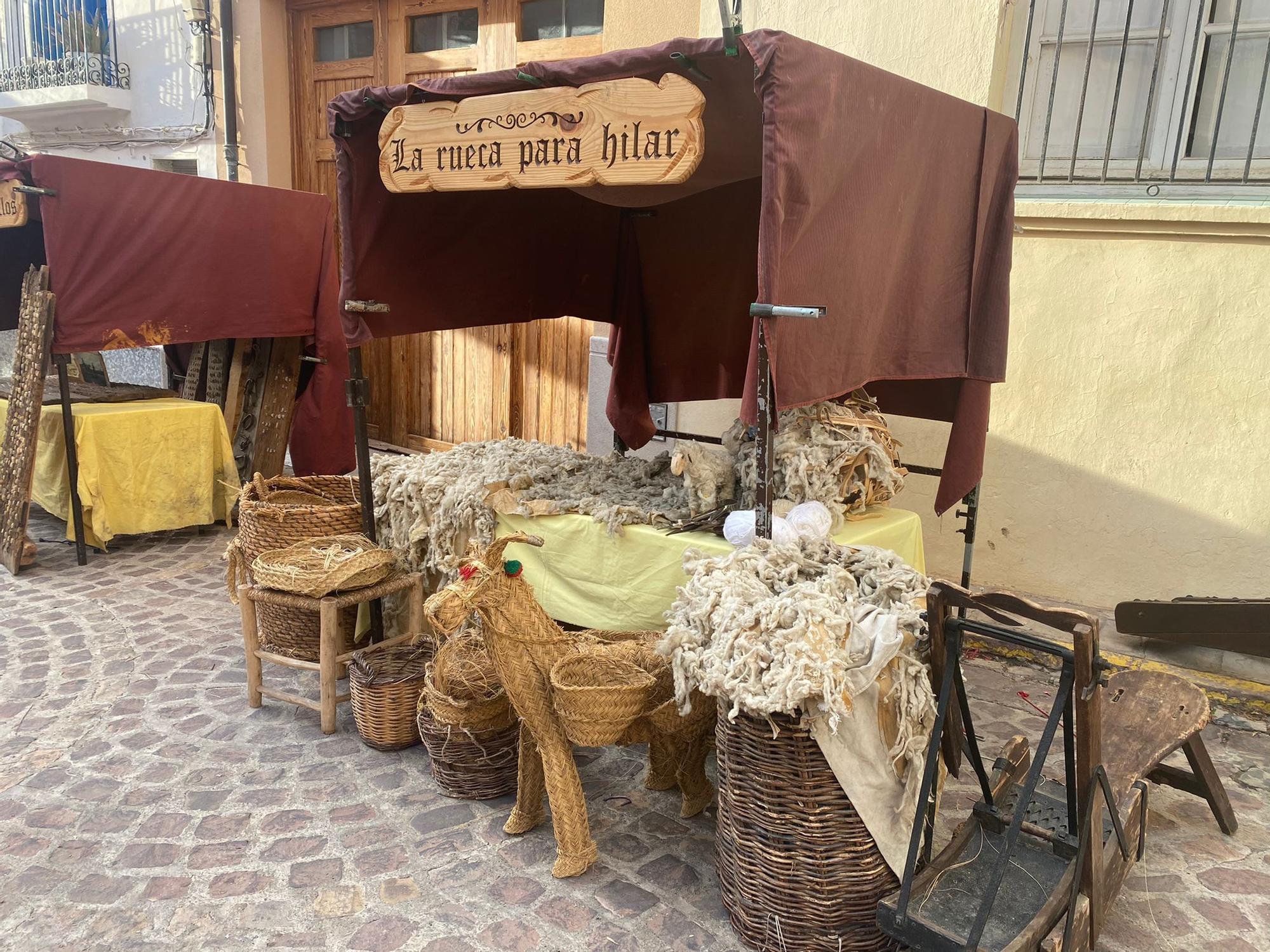 El Mercado Medieval de Sagunt vuelve a llenar de vida su casco antiguo