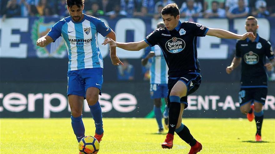 El centrocampista Adrián renueva con el Málaga hasta 2021