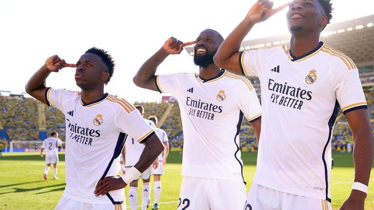 Vinicius, Rudiger y Tchouaméni celebran el gol del triunfo del último en Las Palmas.