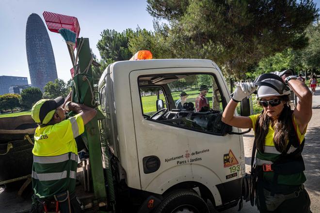 Inspecció del Treball detecta que 105 vehículos de los jardineros de Barcelona circulan sin aire acondicionado y a temperaturas elevadas