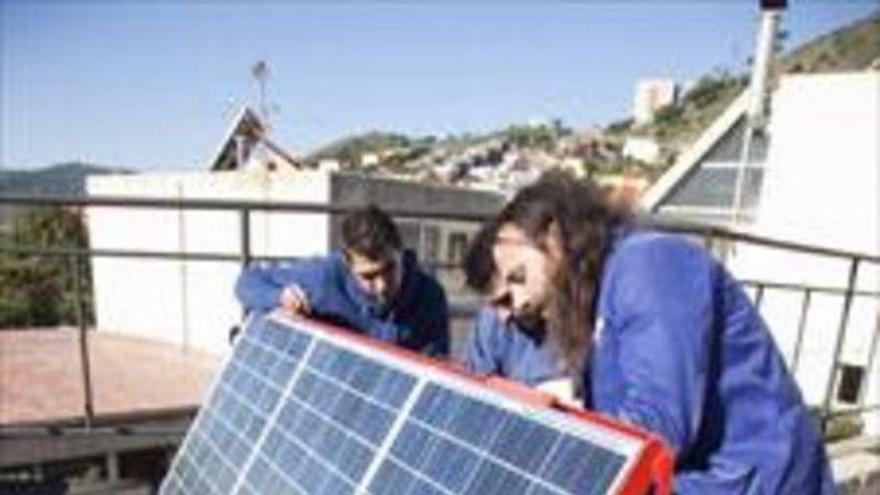 Iberdrola y Repsol se lanzan a la puja por la fotovoltaica X-Elio