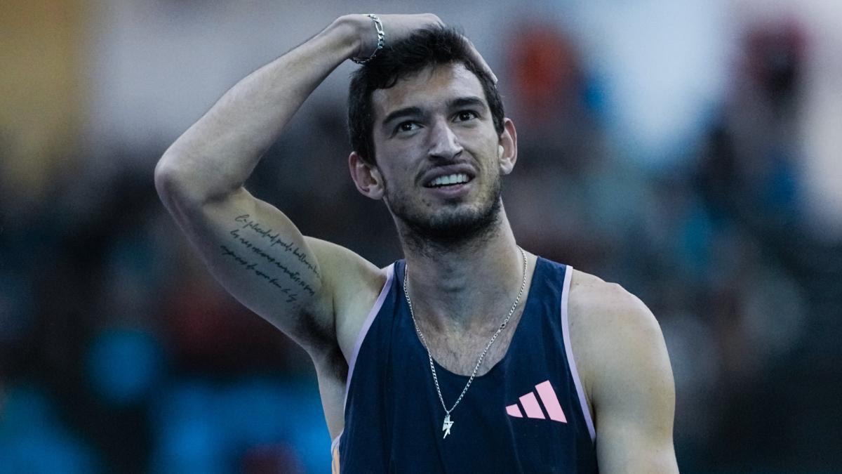 Quique Llopis sigue 'abonado' a los 7.48 en 60 vallas