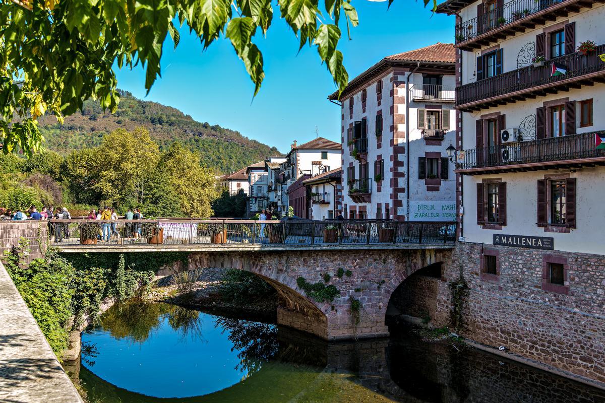Las calles de Elizondo, una de las etapas de la ruta Transpirenaica navarra