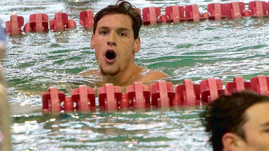 Marc Sánchez celebra un triunfo en una de las pruebas de esta temporada.